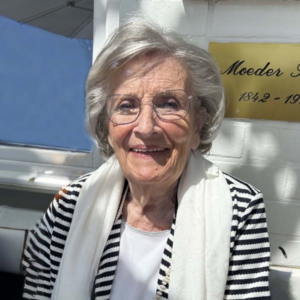 Dolores Deputter